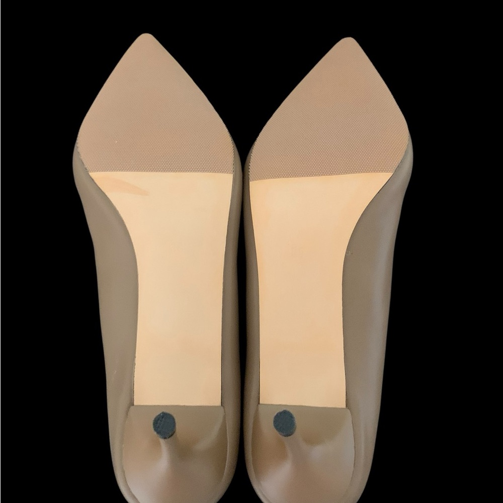Primadonna Taupe Pointed Toe Pumps Sz 38 (8) - Picture 5 of 6